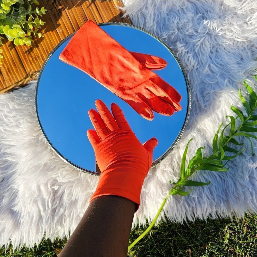 VTG Van Raalte 100% Nylon Stylish Orange Gloves. M/L Fit